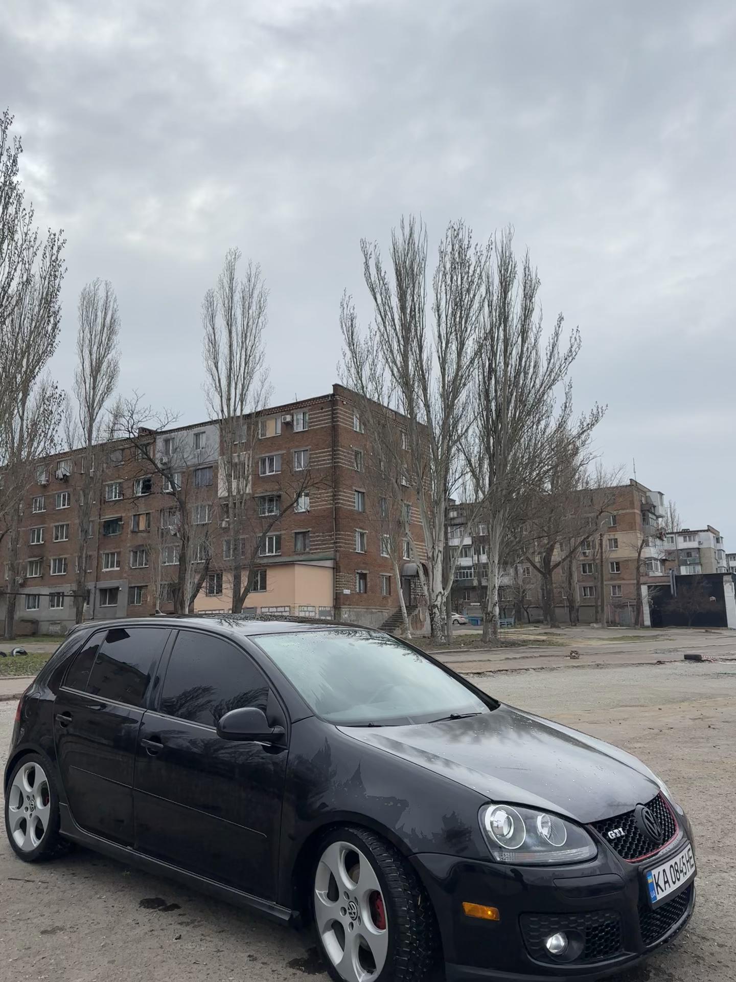@Серенький