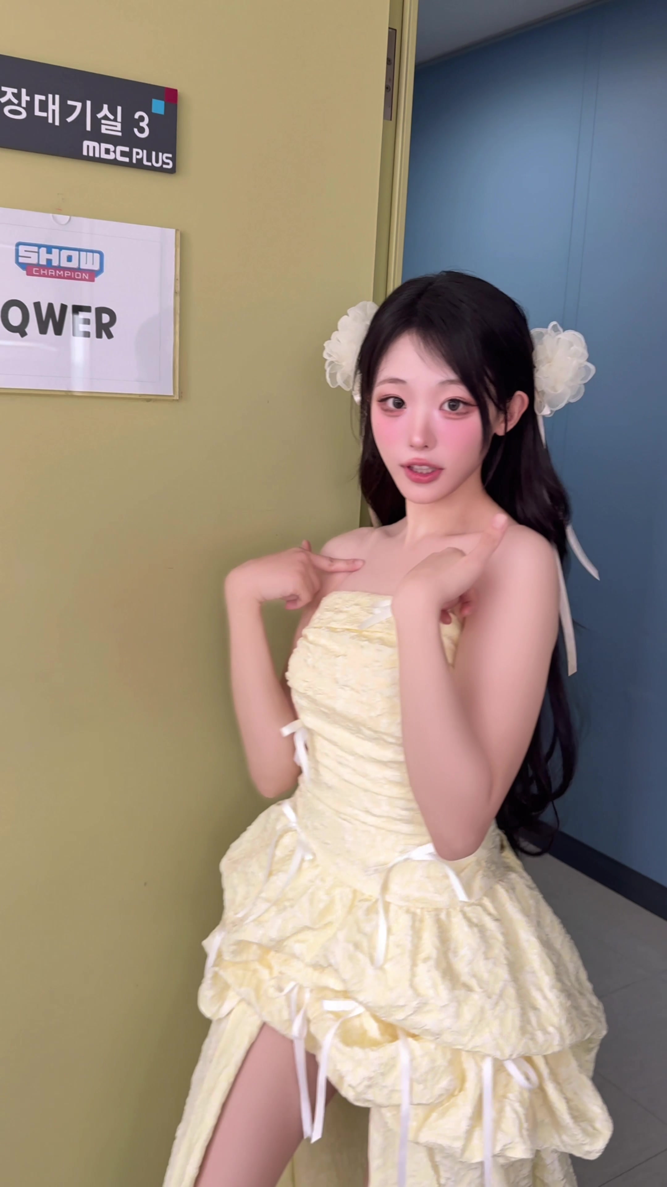 @QWER