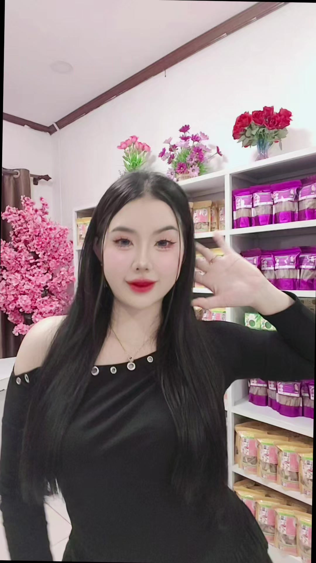 @nkauj see xyooj