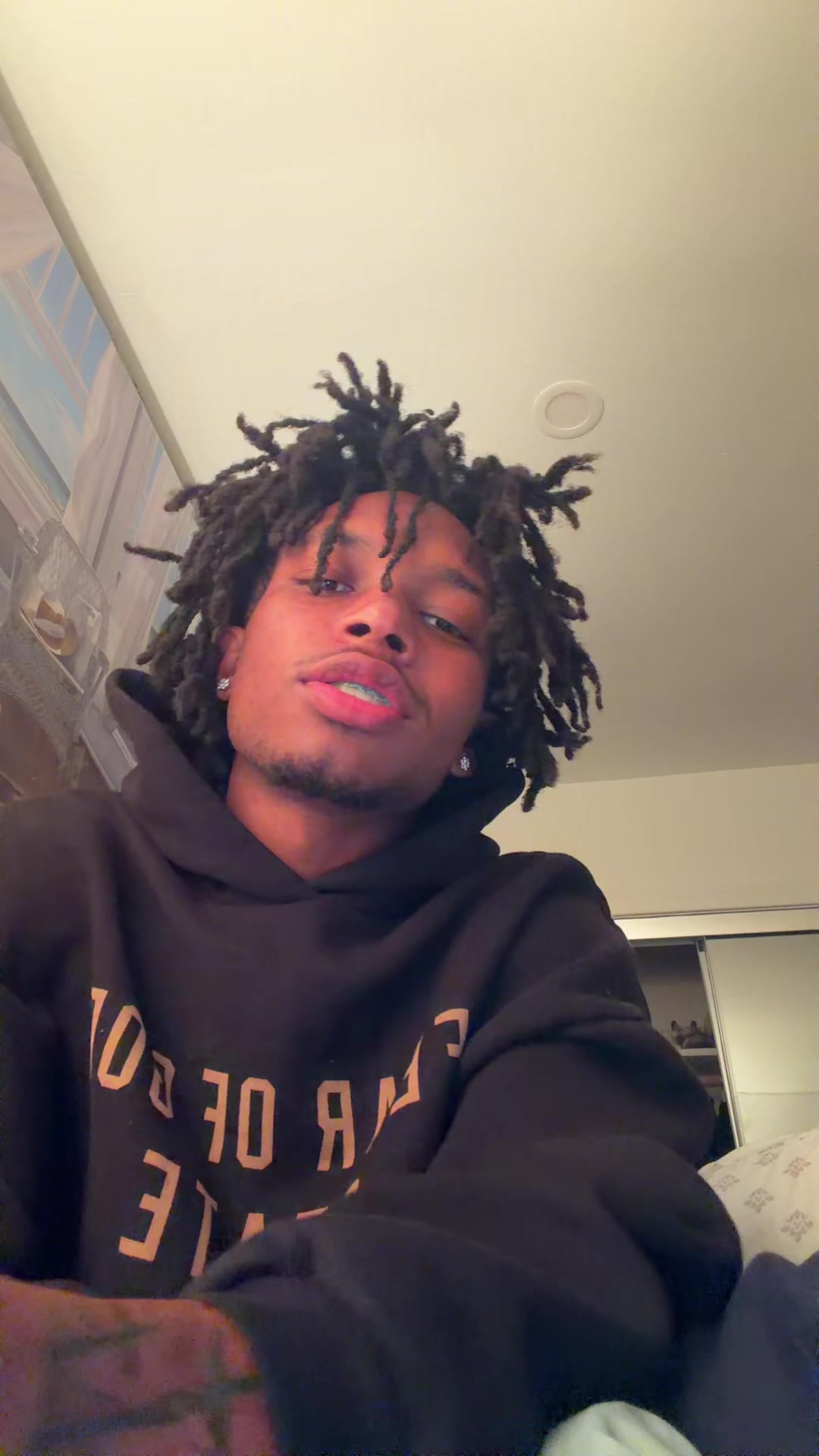 @☾