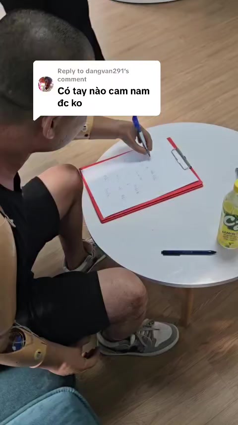 @Hải R&acirc;u Tay Ch&acirc;n Giả