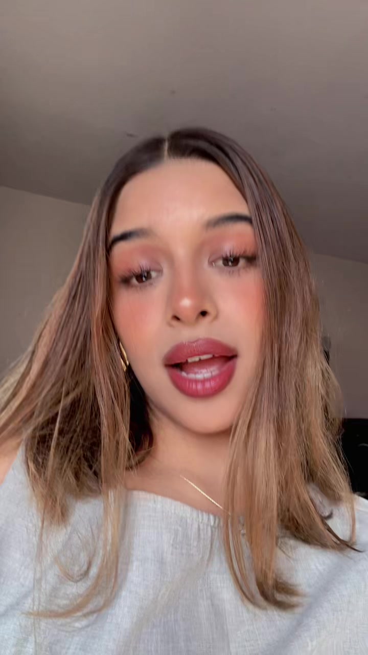 @𝒴