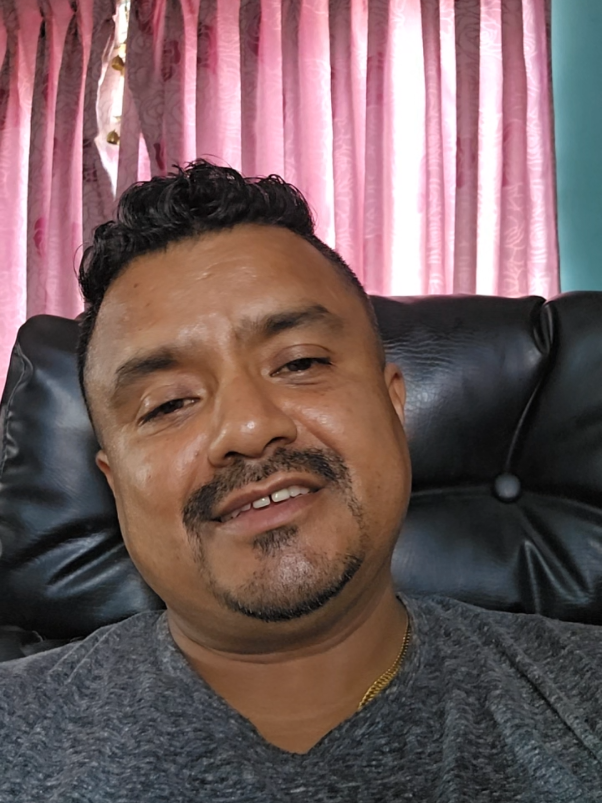 @Anups Vlogs