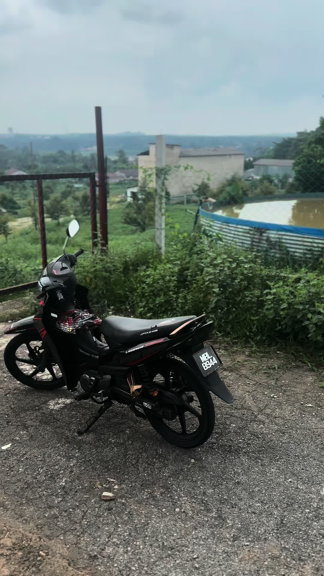 @Li.