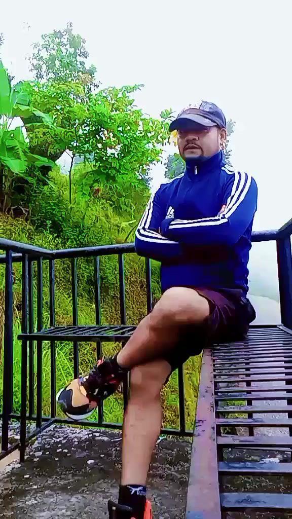 @अर्जुन सेन्चुरी &szlig;&kappa;.(गाउँले)