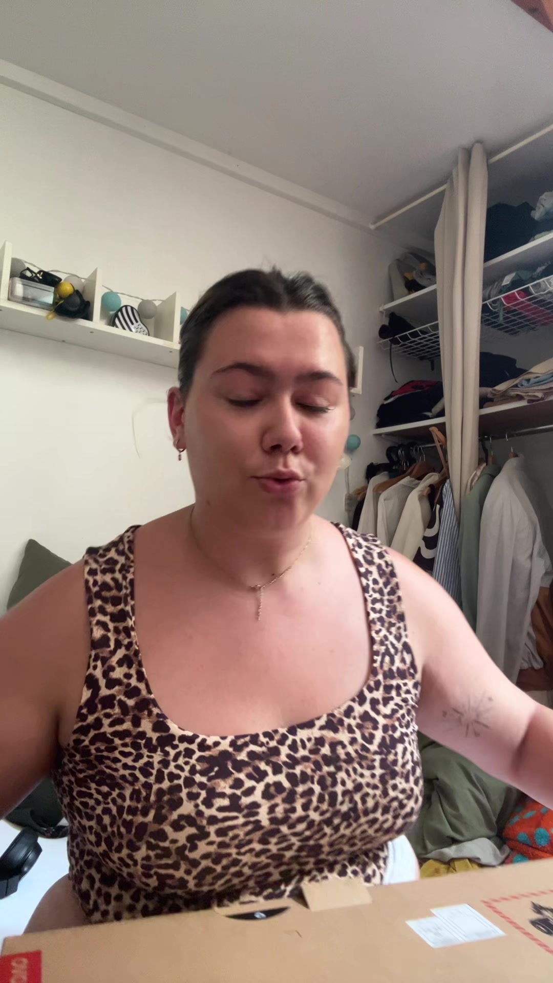@Ad&eacute;la&iuml;de