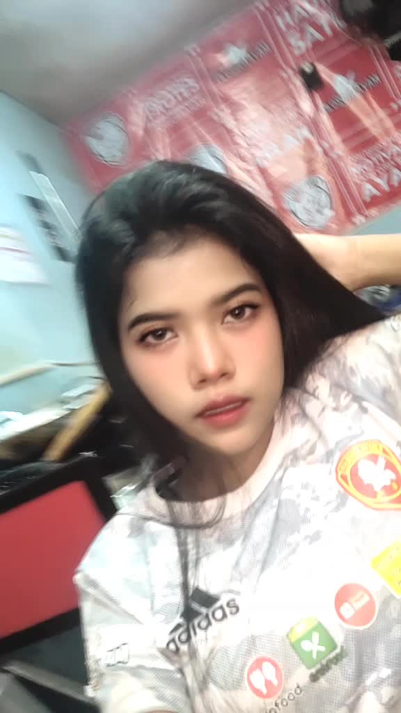 @putricempreng_06