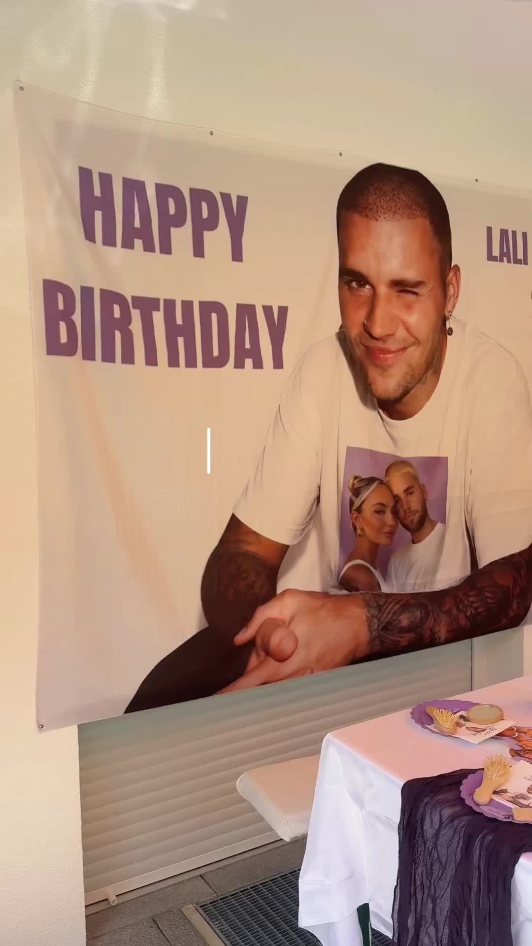 @L A R A