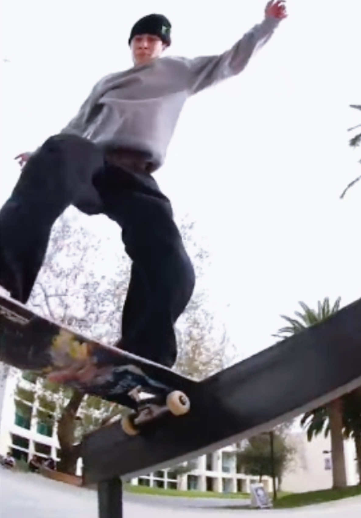 @Clipskateboard