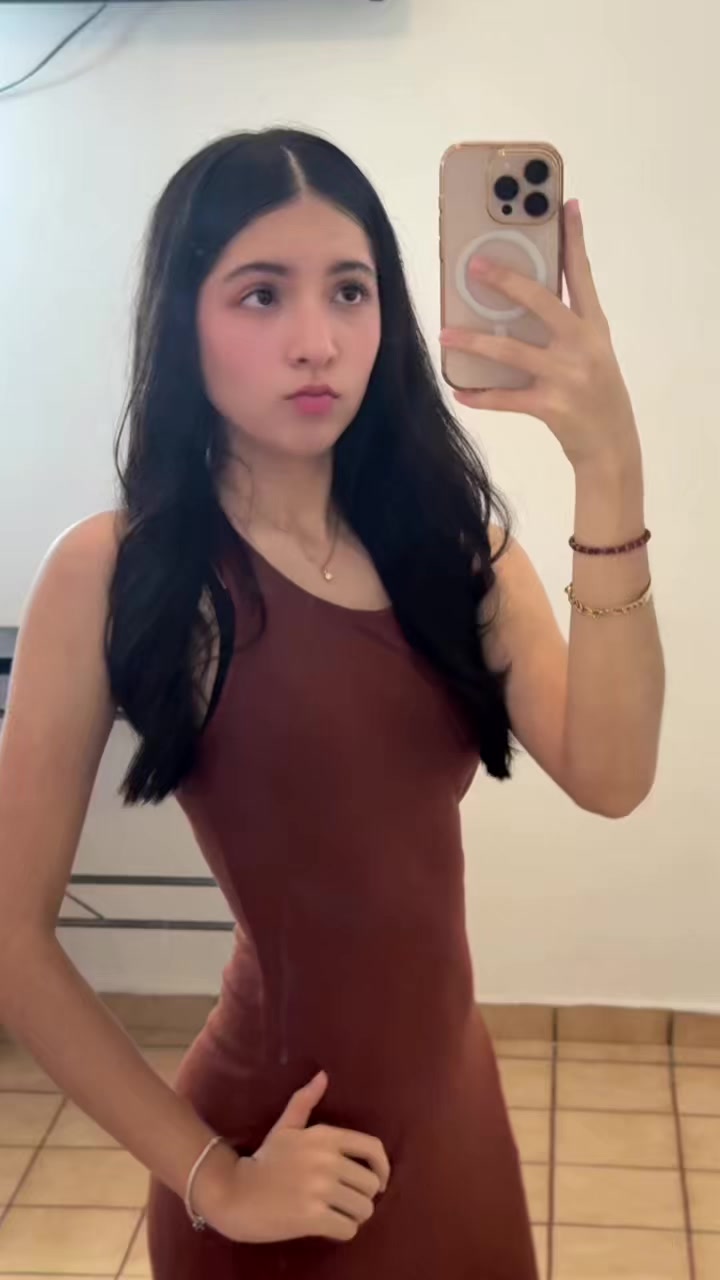 @Vicky4n