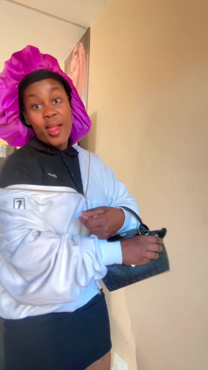 @MakaGuccikay1owes2akekho