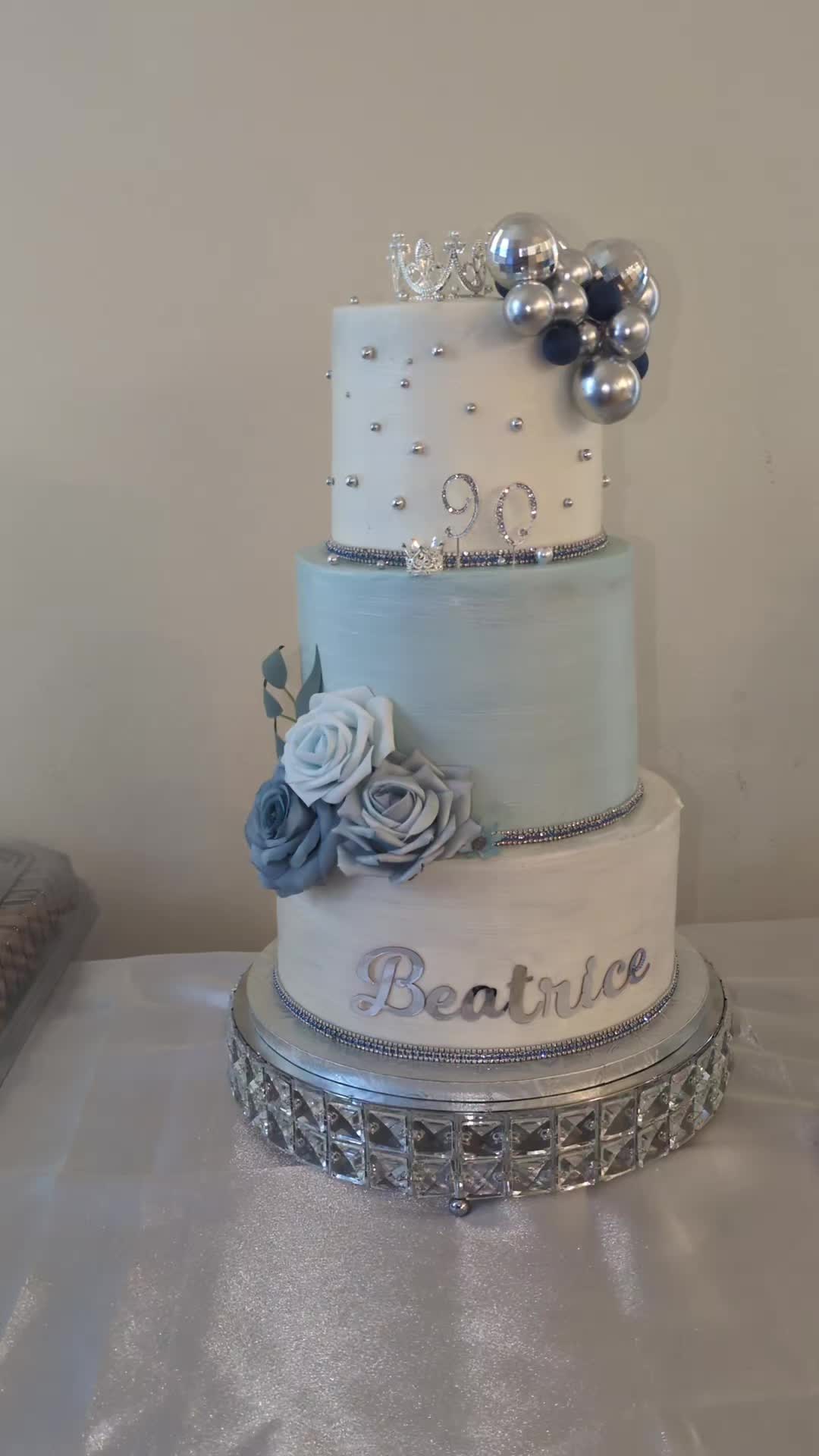 @Natijayz Custom Cakes