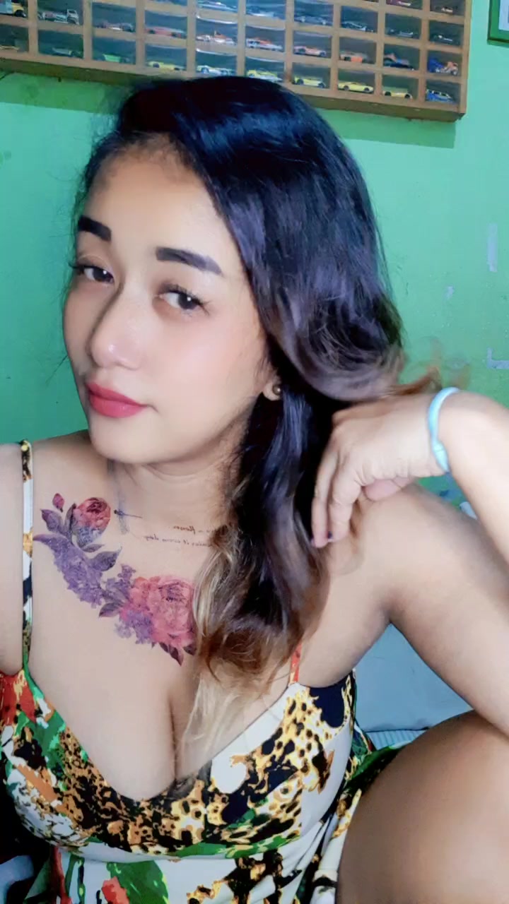 @dewi li xiu💦