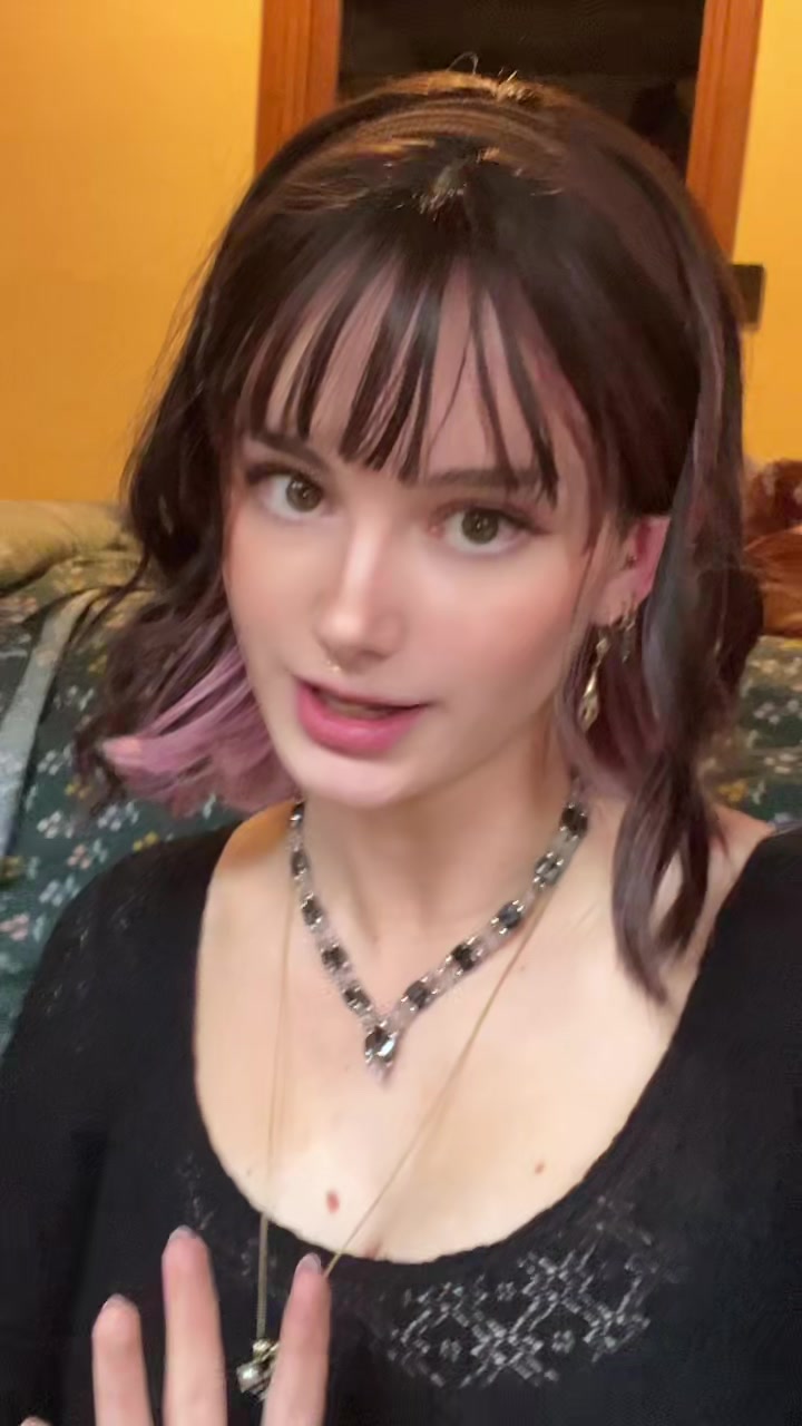@𝔈𝔪𝔦𝔩𝔶 💛