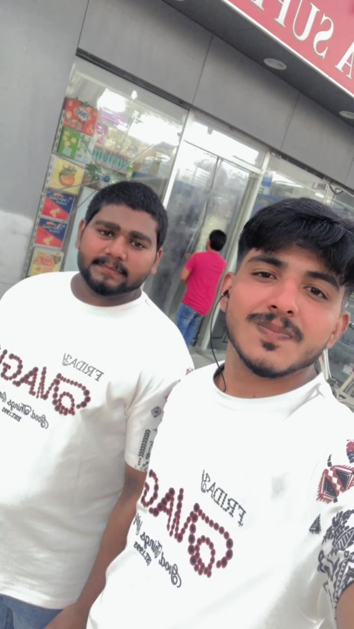 @Dani 🇵🇰🇦🇪