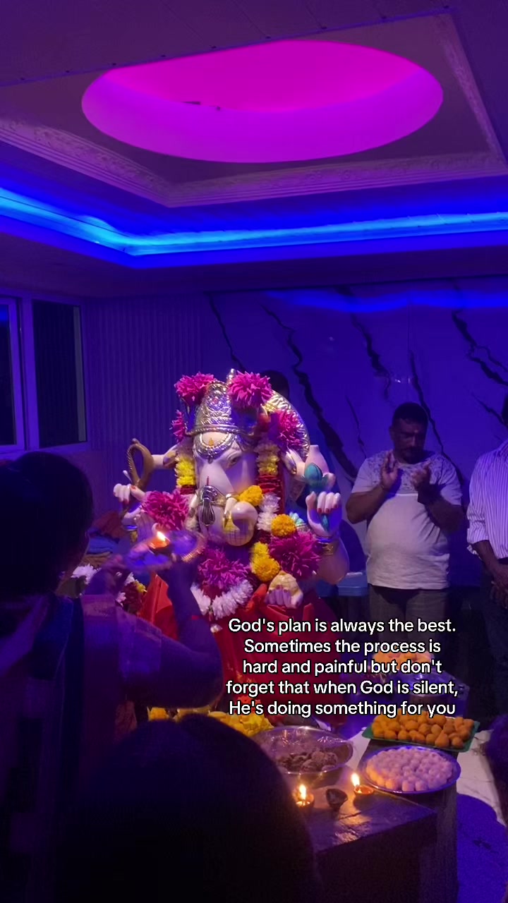 @Esha👑