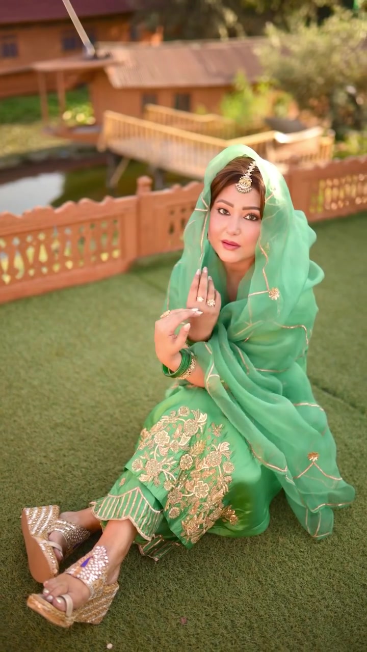 @Hina Khan 💎