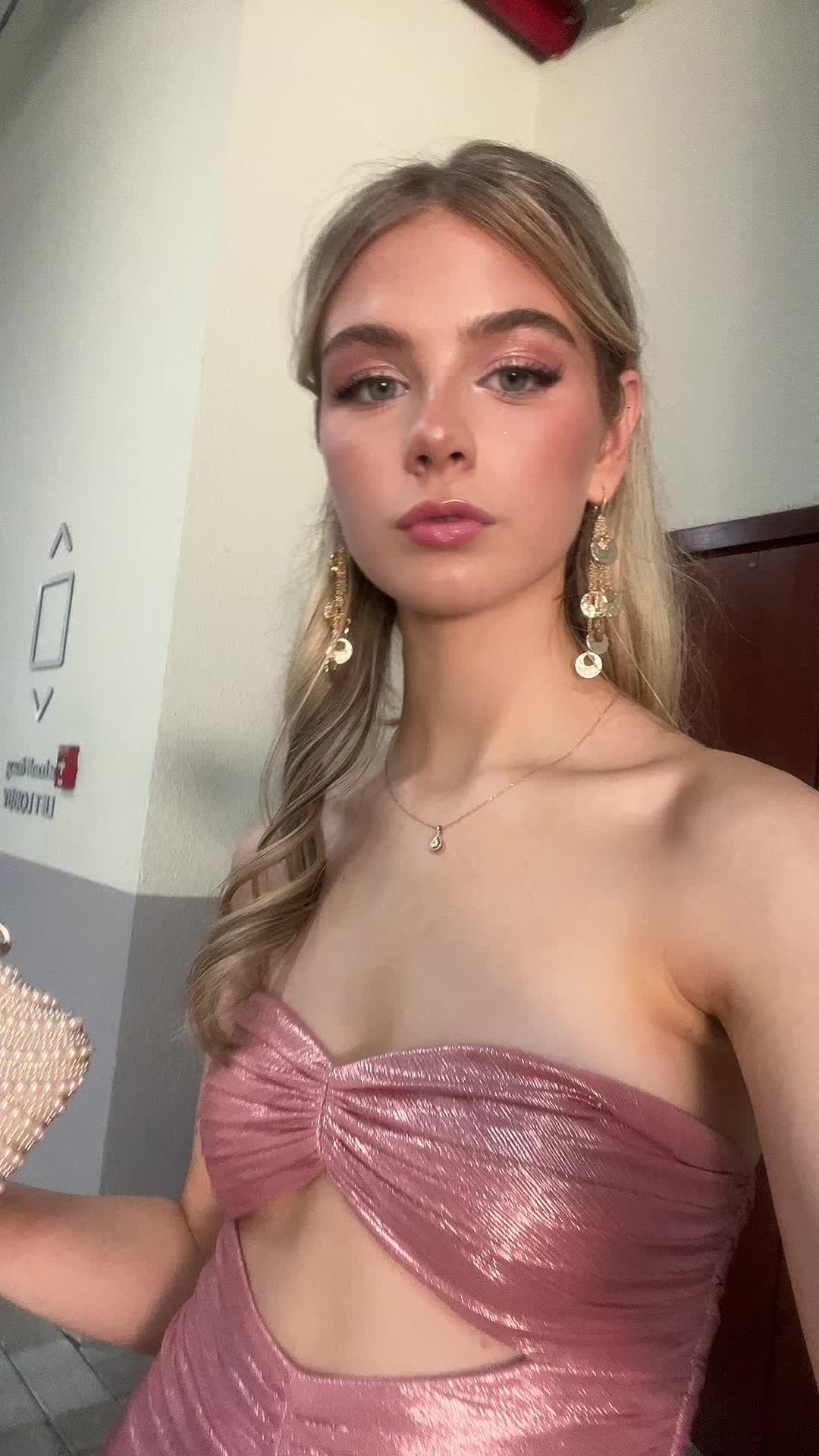 @domi