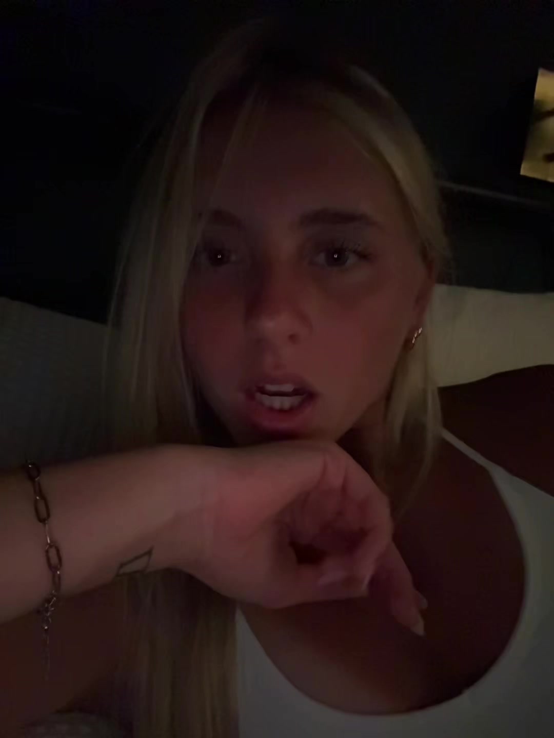 @ava g