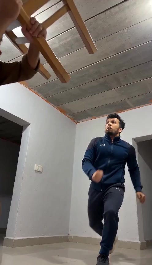 @Tr 11:56