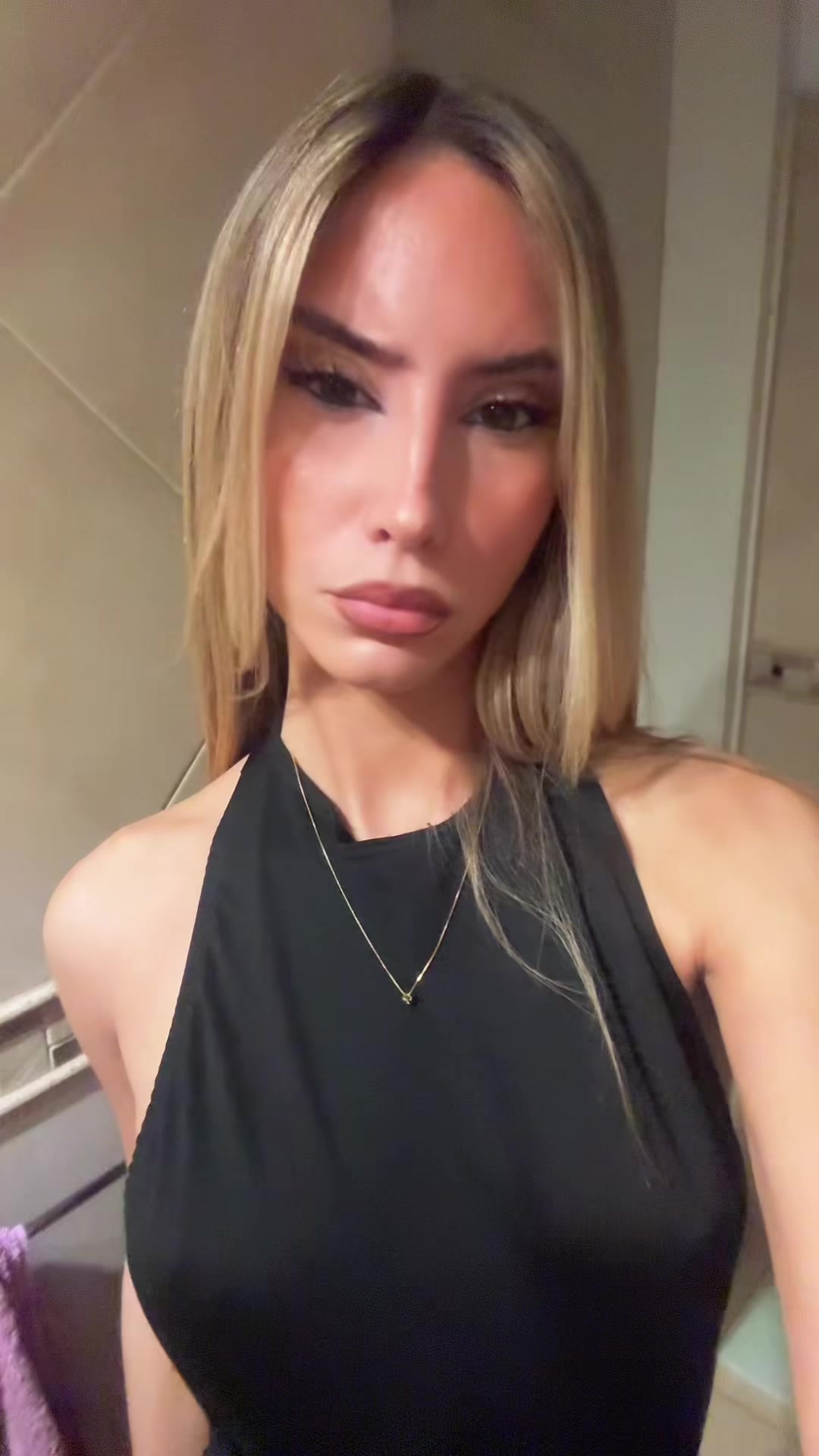 @ju571na