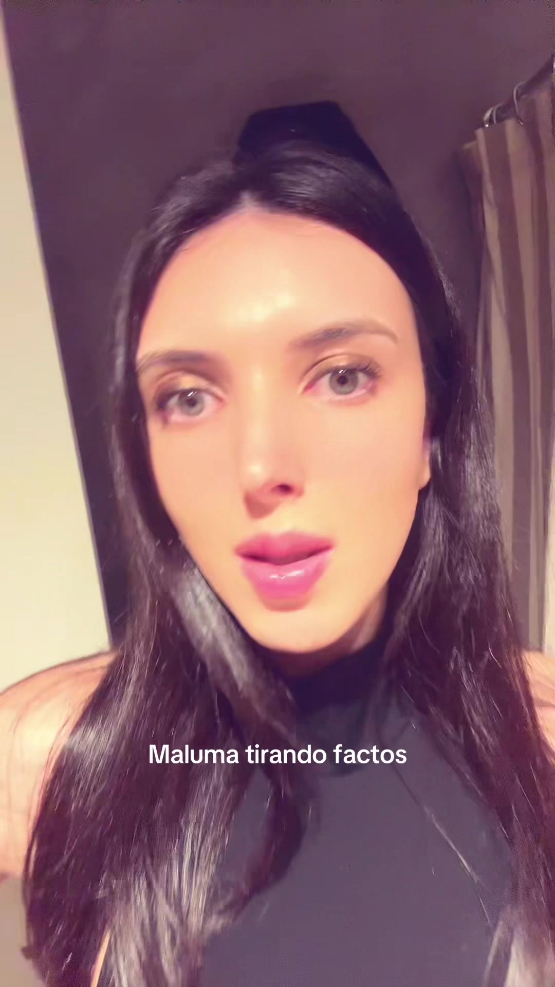 @vickyllana_