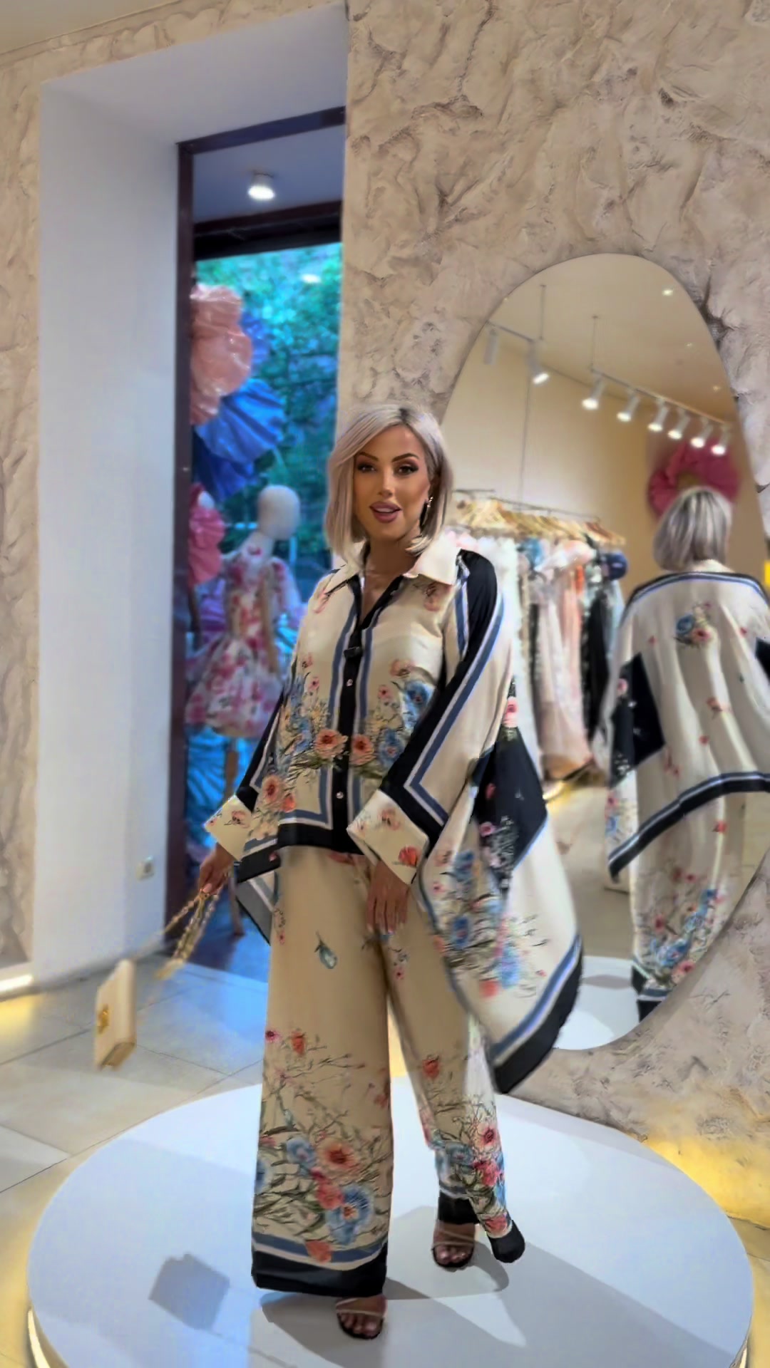 @Vi Fashion