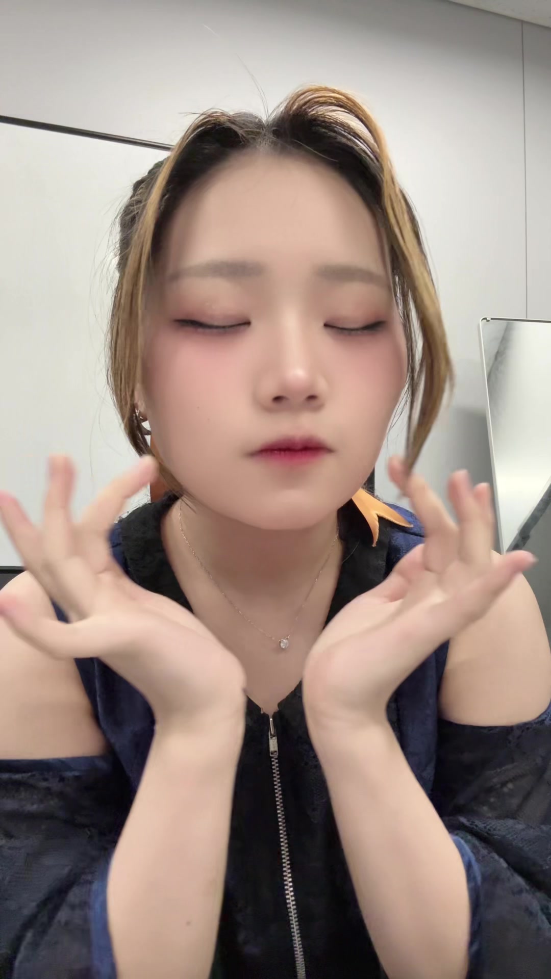 @鈴宮るな