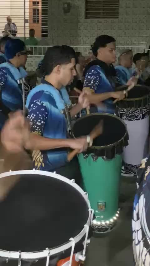@Bandas de PE