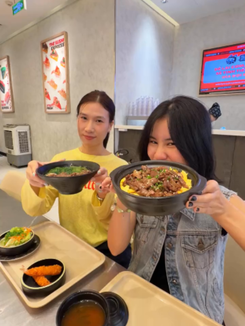 @SUSHIX- Sushi Băng Chuyền