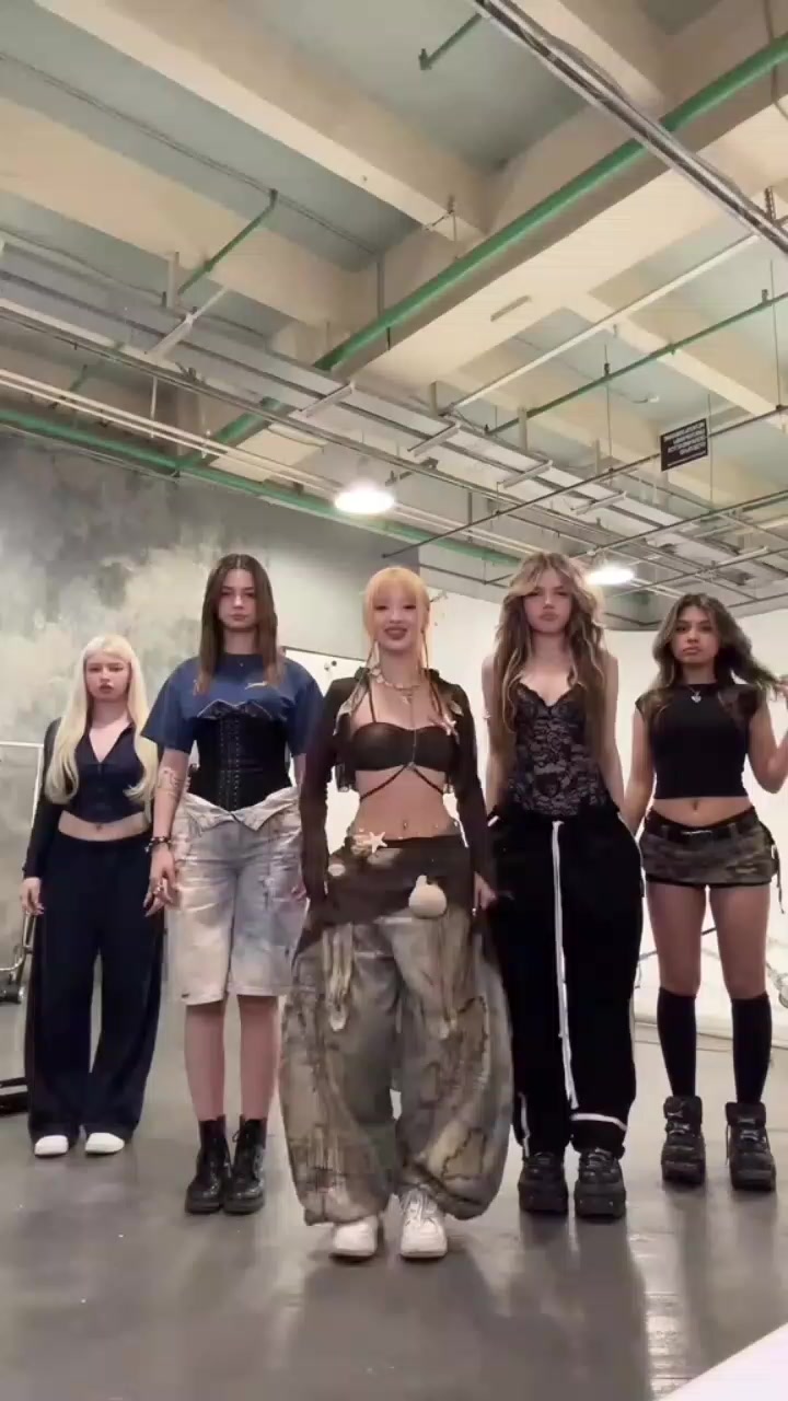 @_🧜&zwj;♀️Breo_Lover🧜&zwj;♀️_