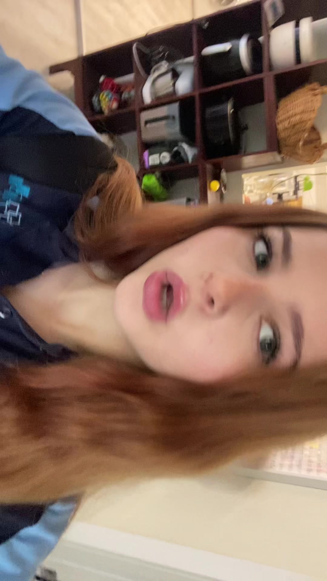 @🦄