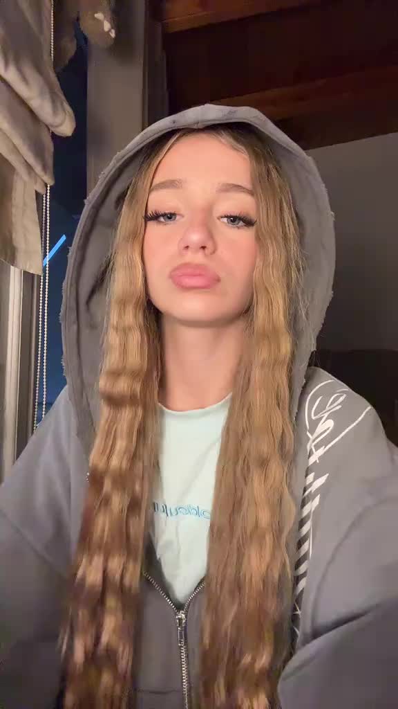 @Bella