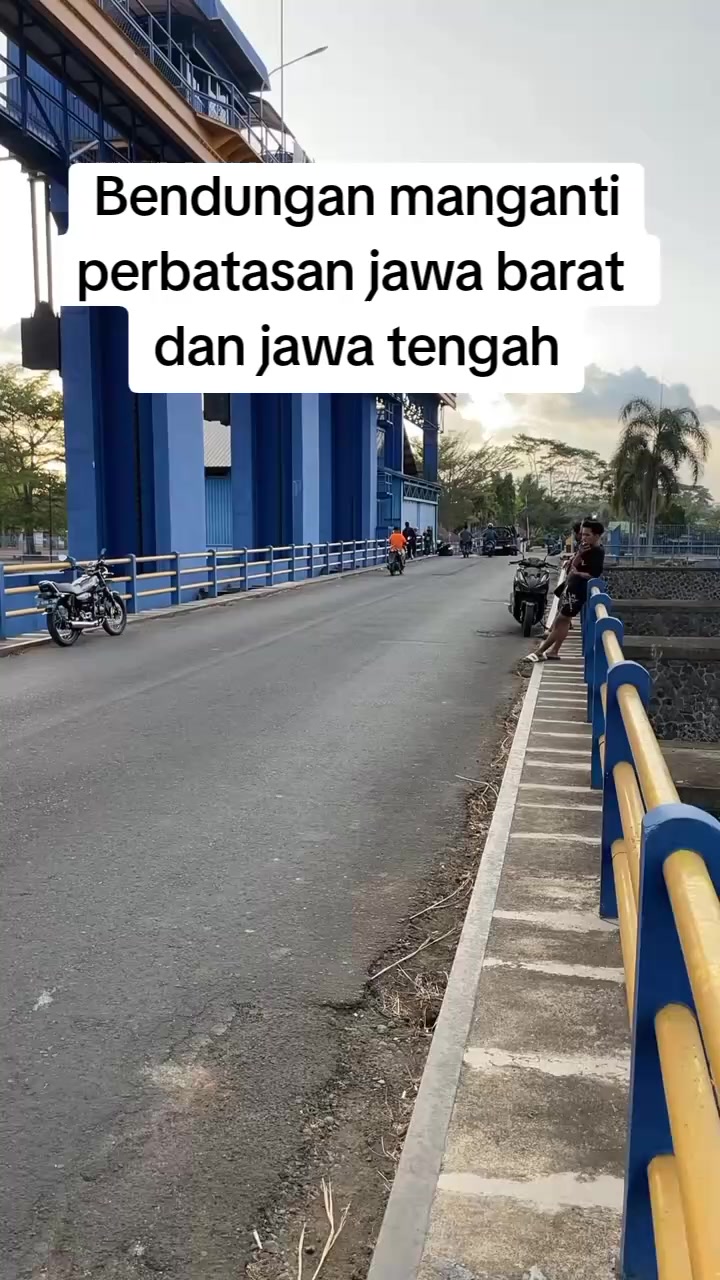 @fly over dermoleng