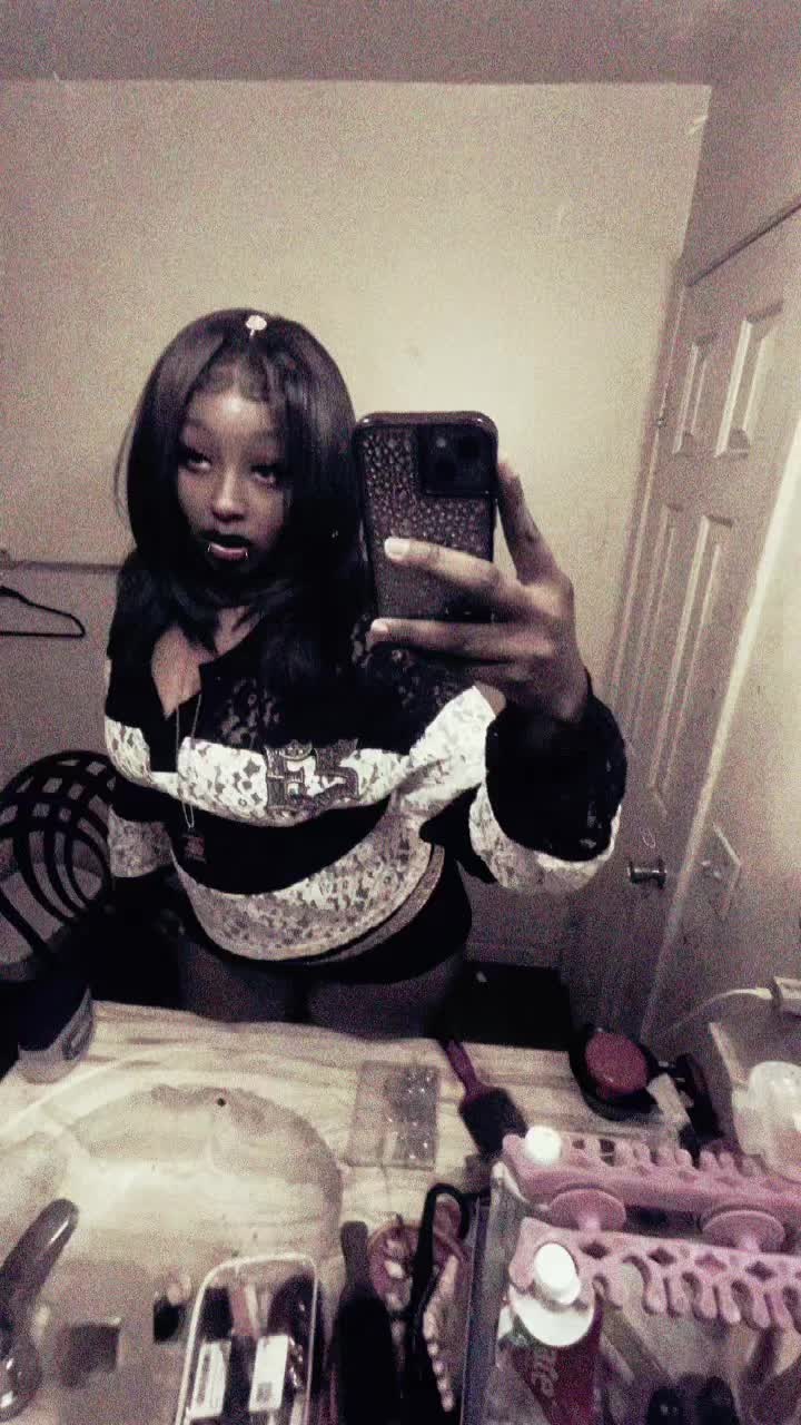 @Laila_2k21