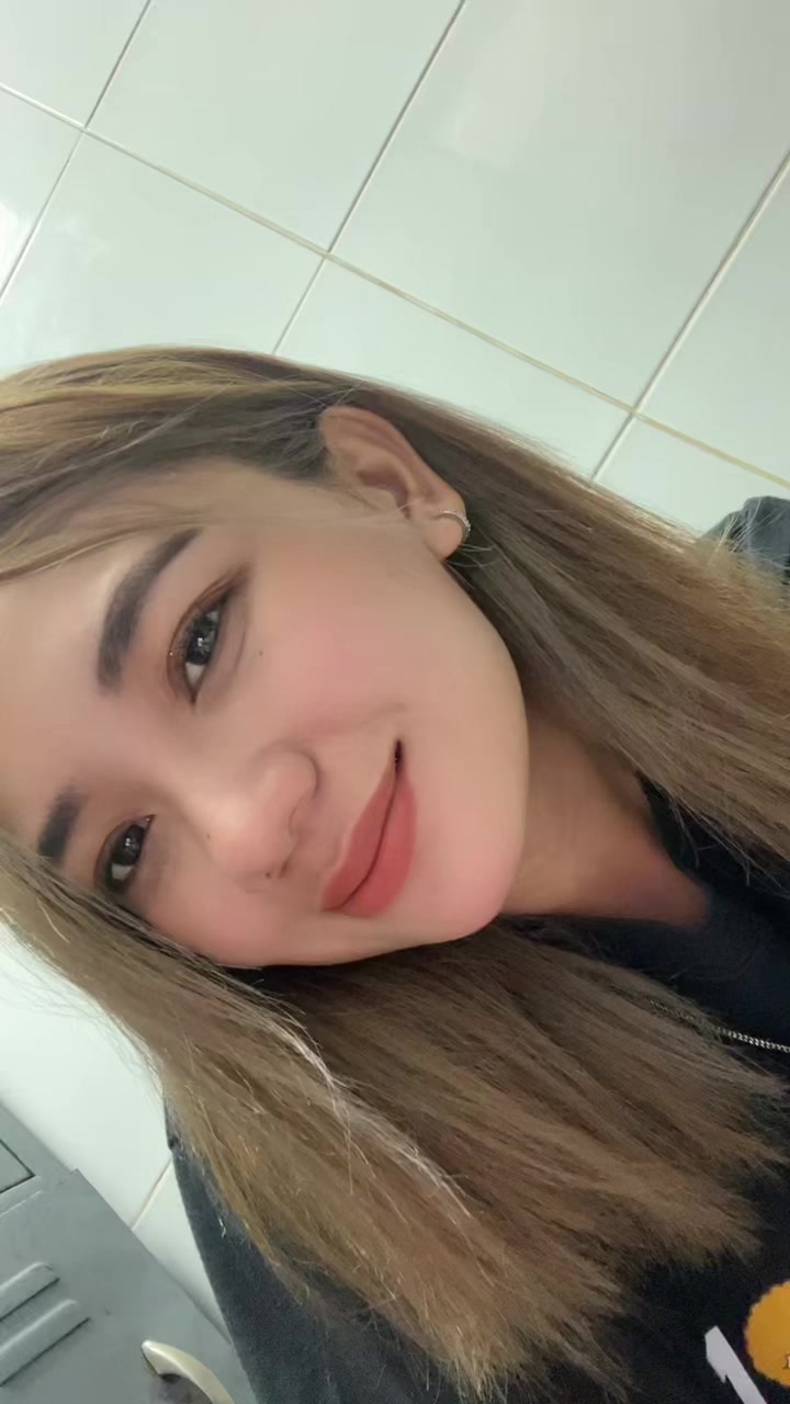 @𝓮𝓵𝓵𝓮𝓷🌼