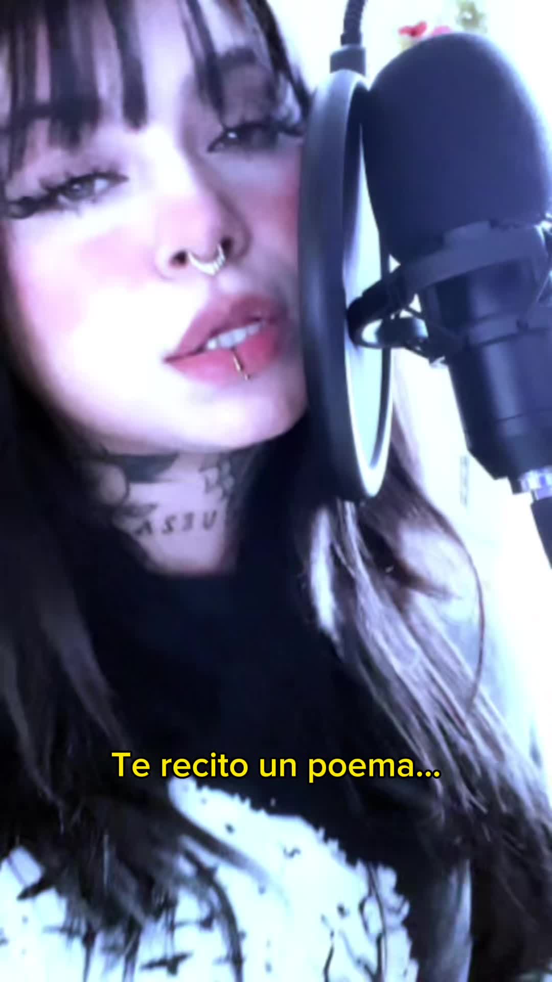 @MARIANA GUEZA