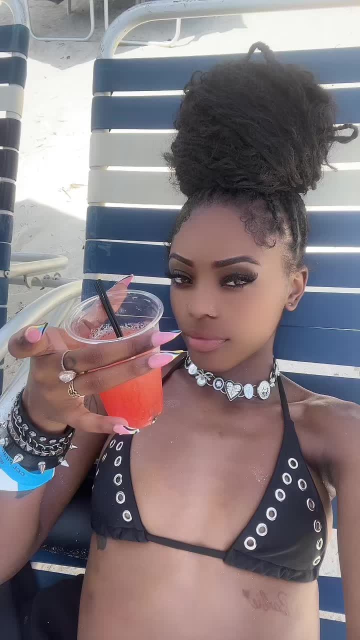 @THE barbie niya
