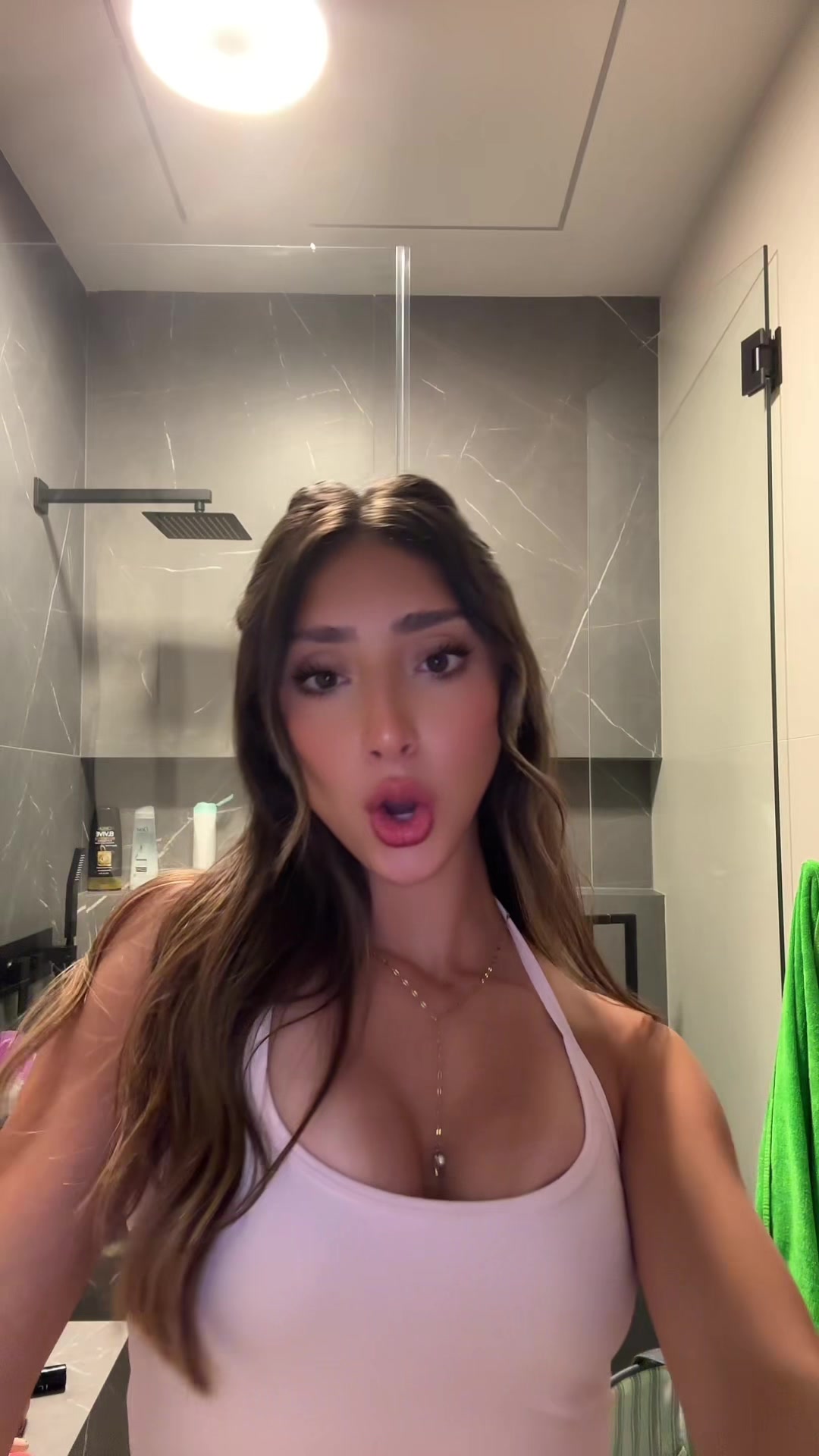 @nicole