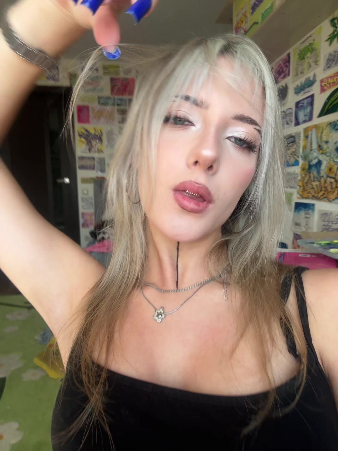@KOMBOU