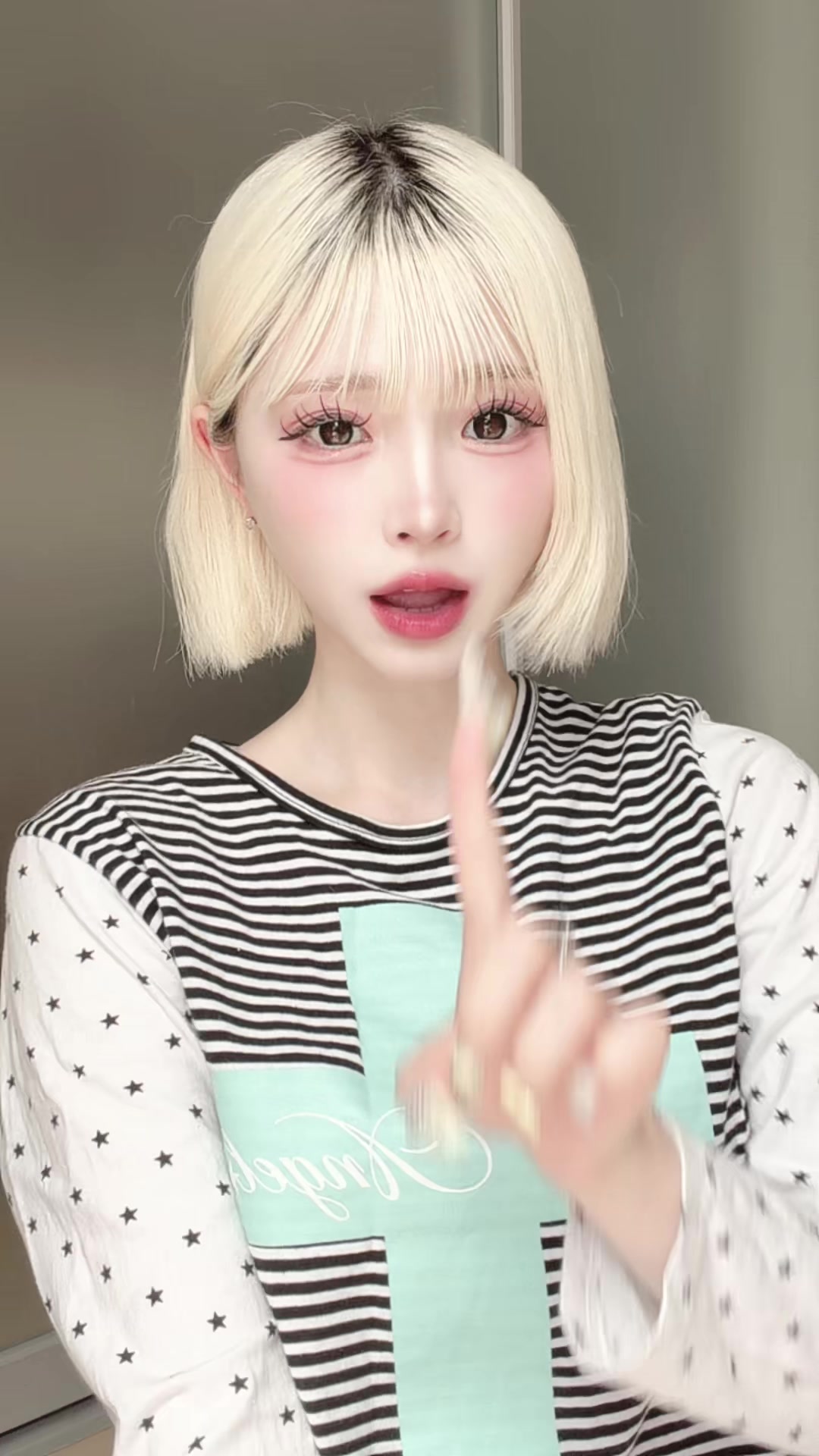 @るい