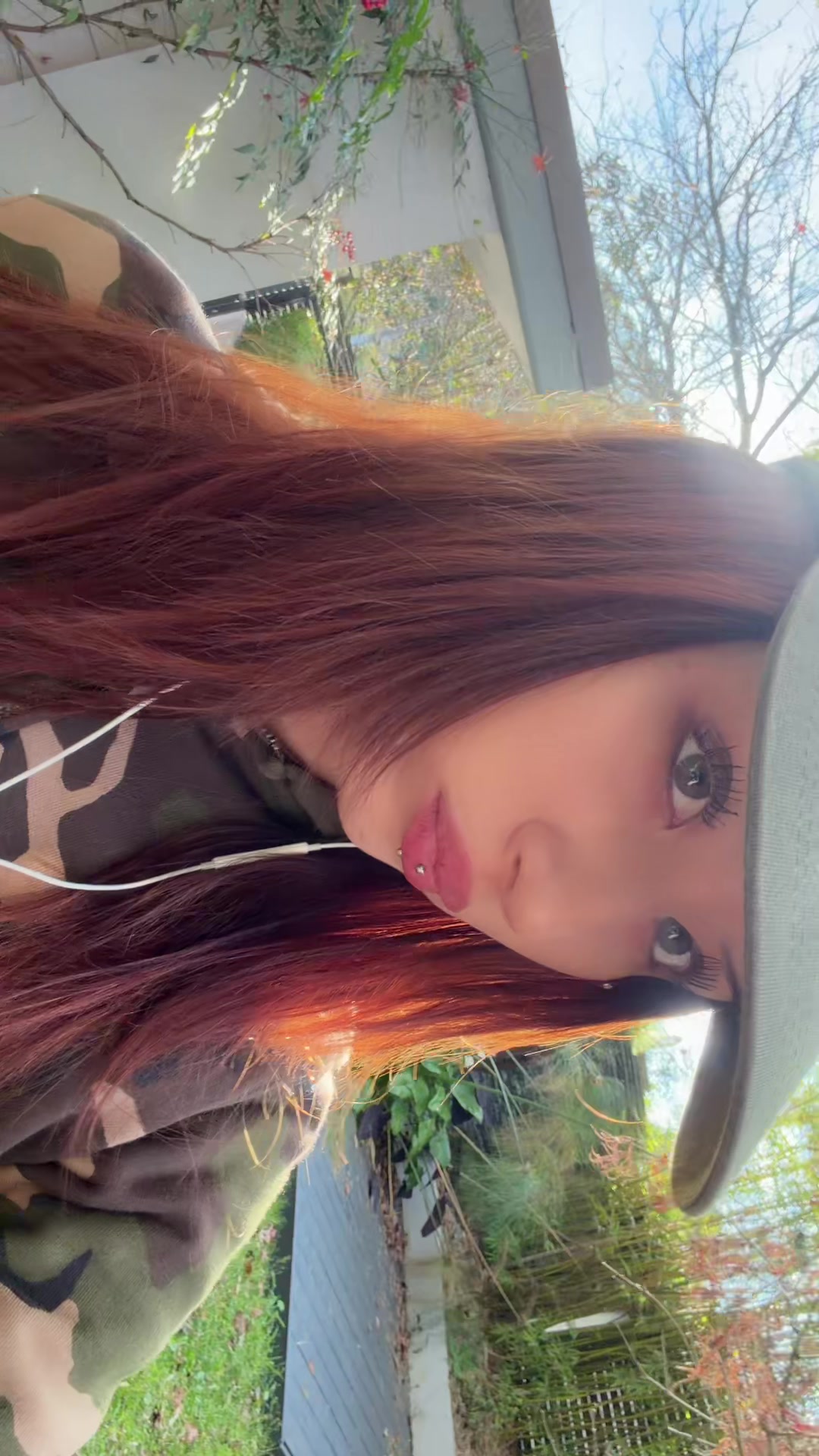 @lily