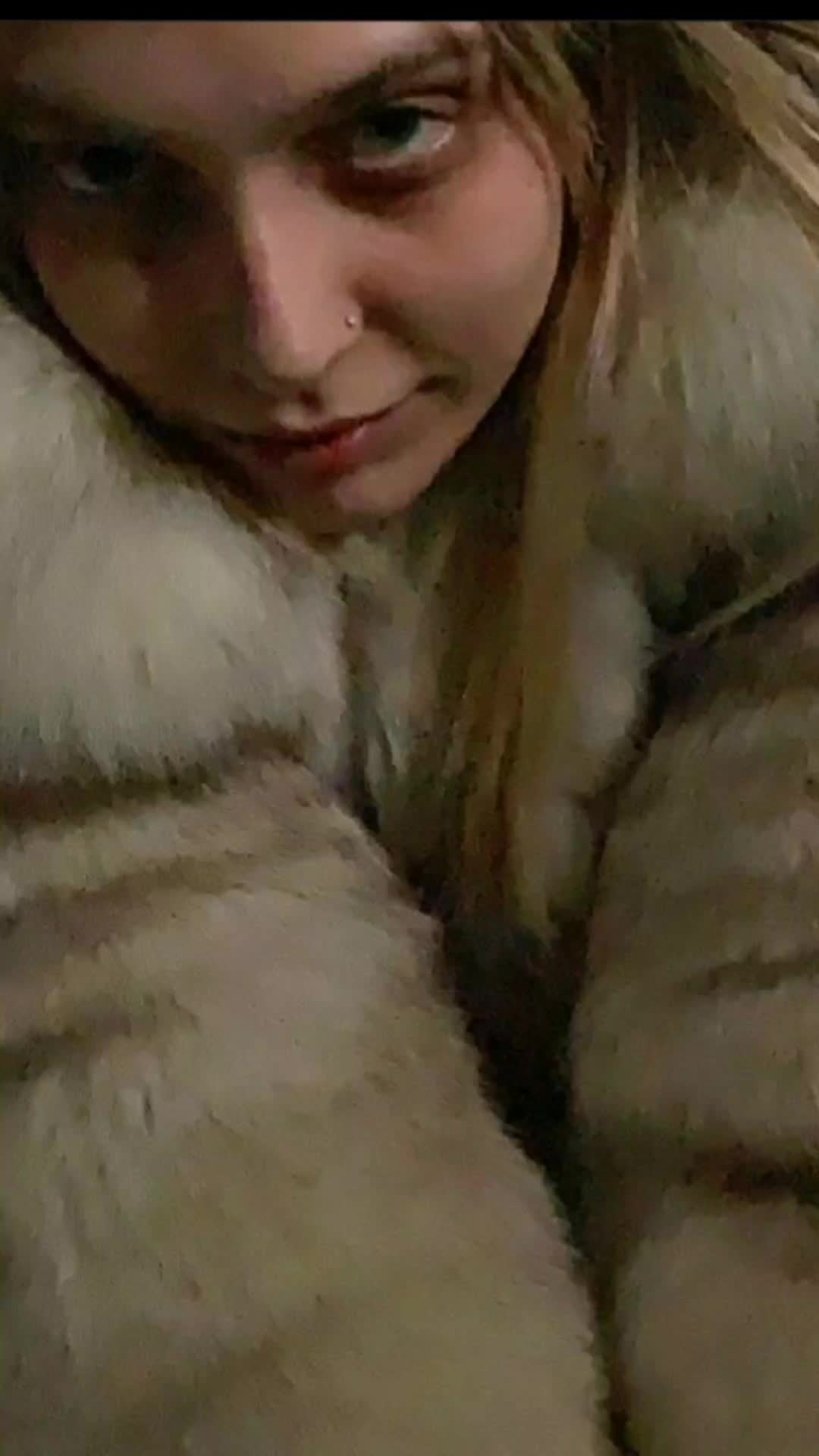 @Fur coat fans