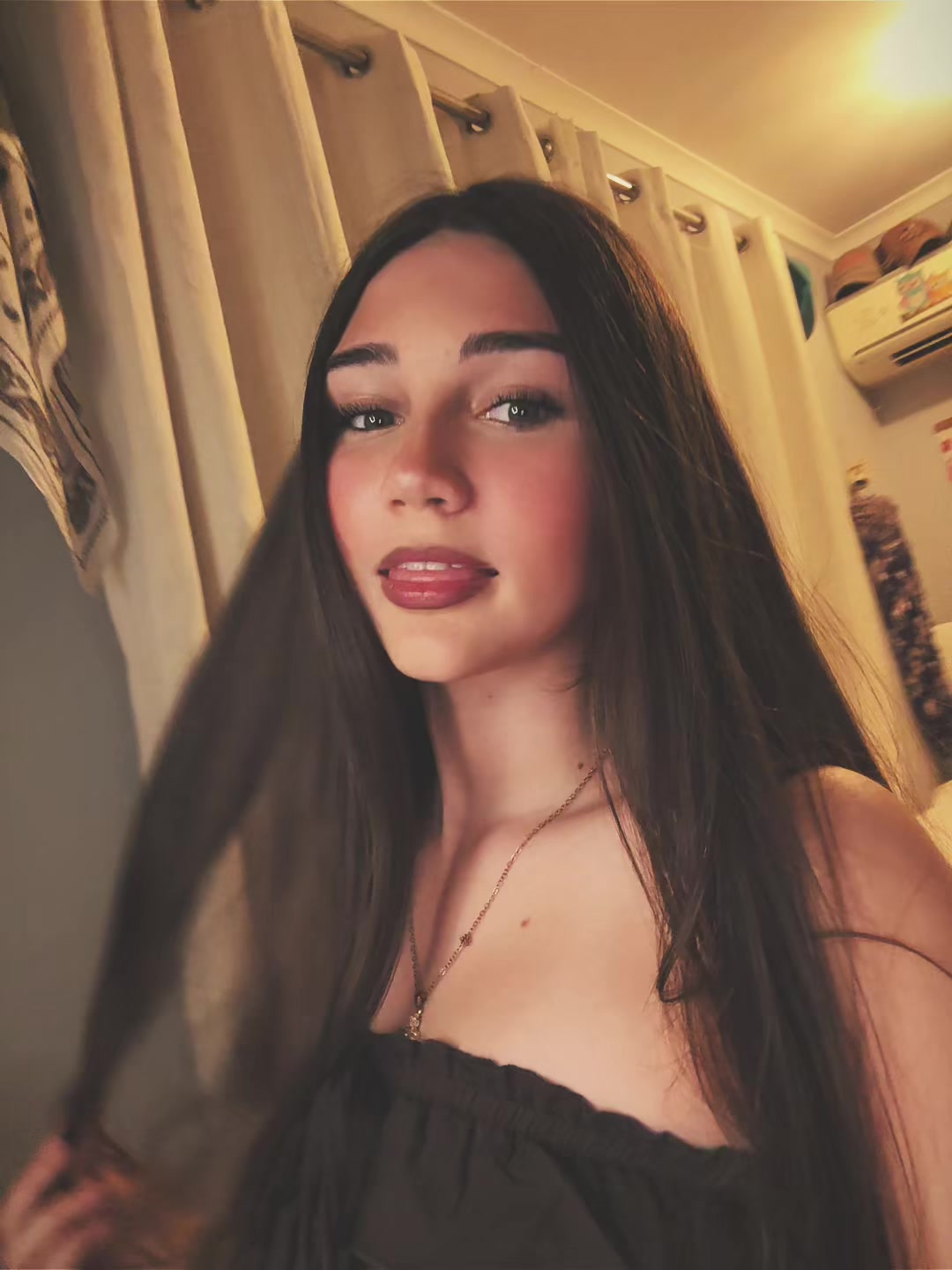 @🦦