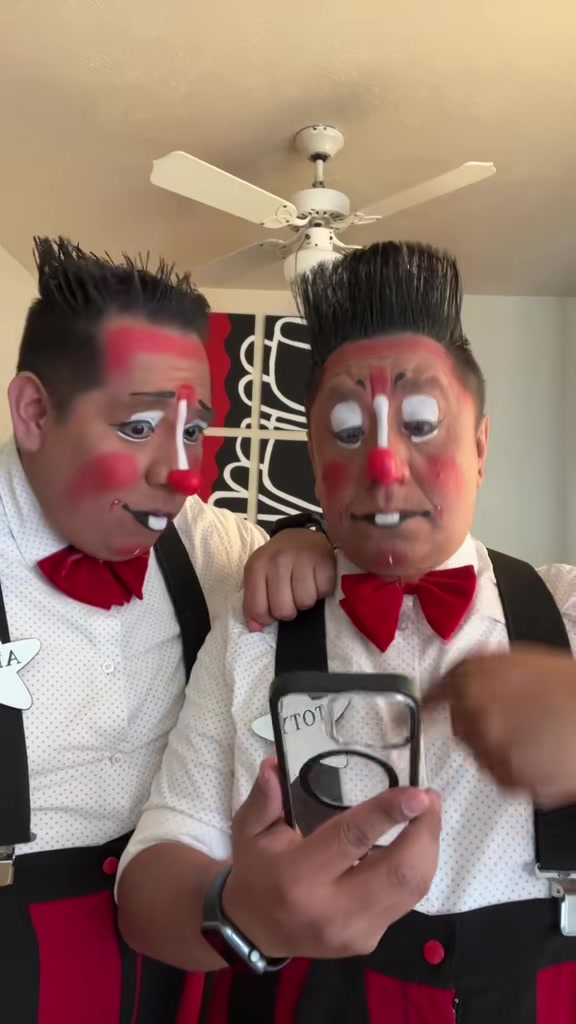 @Toty & Andy the Clowns