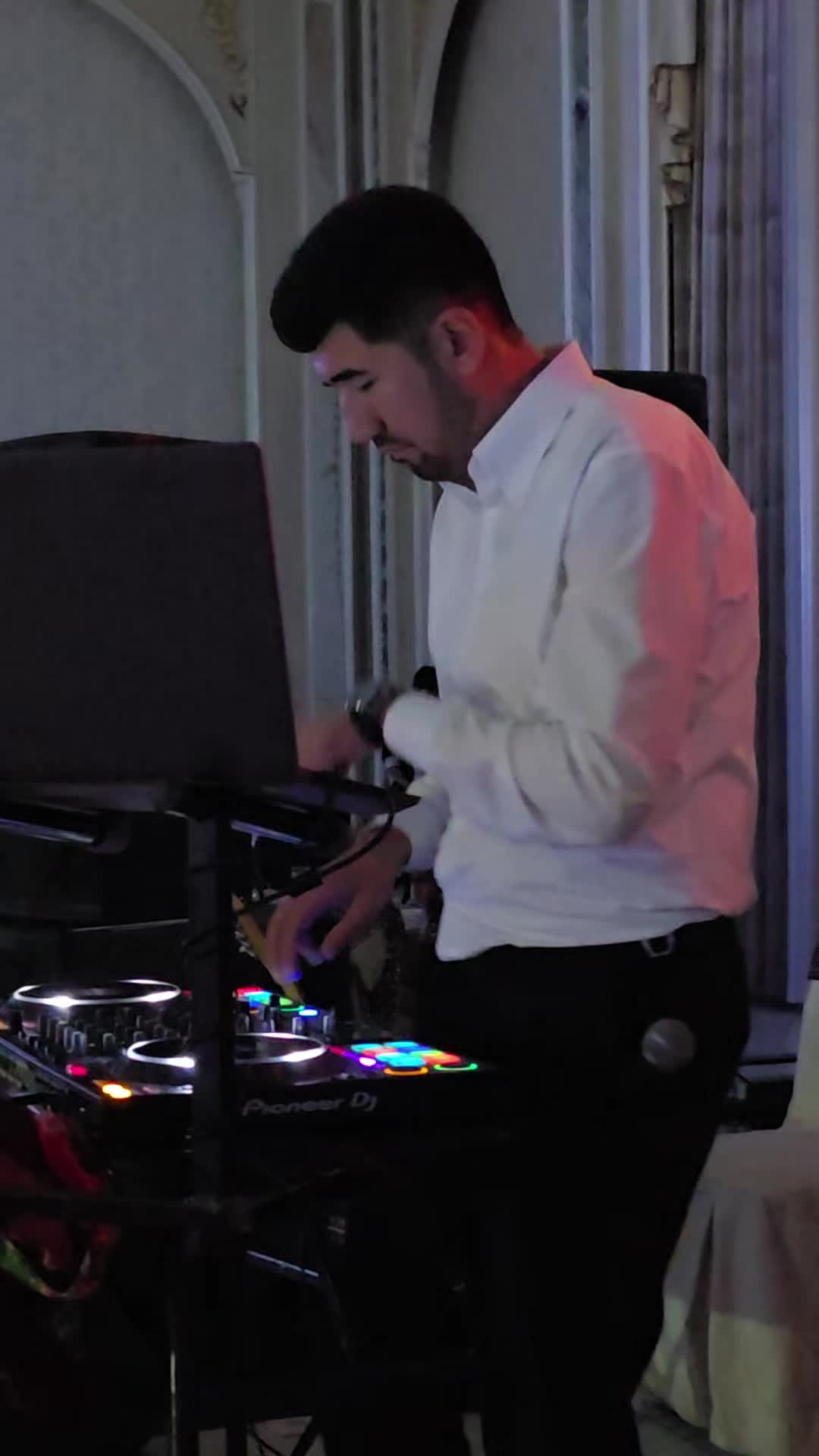 @DJ HeNiX