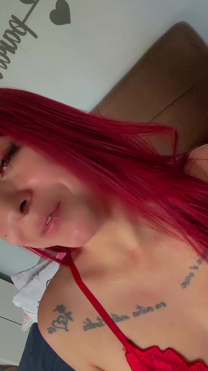 @jhenii_freitas