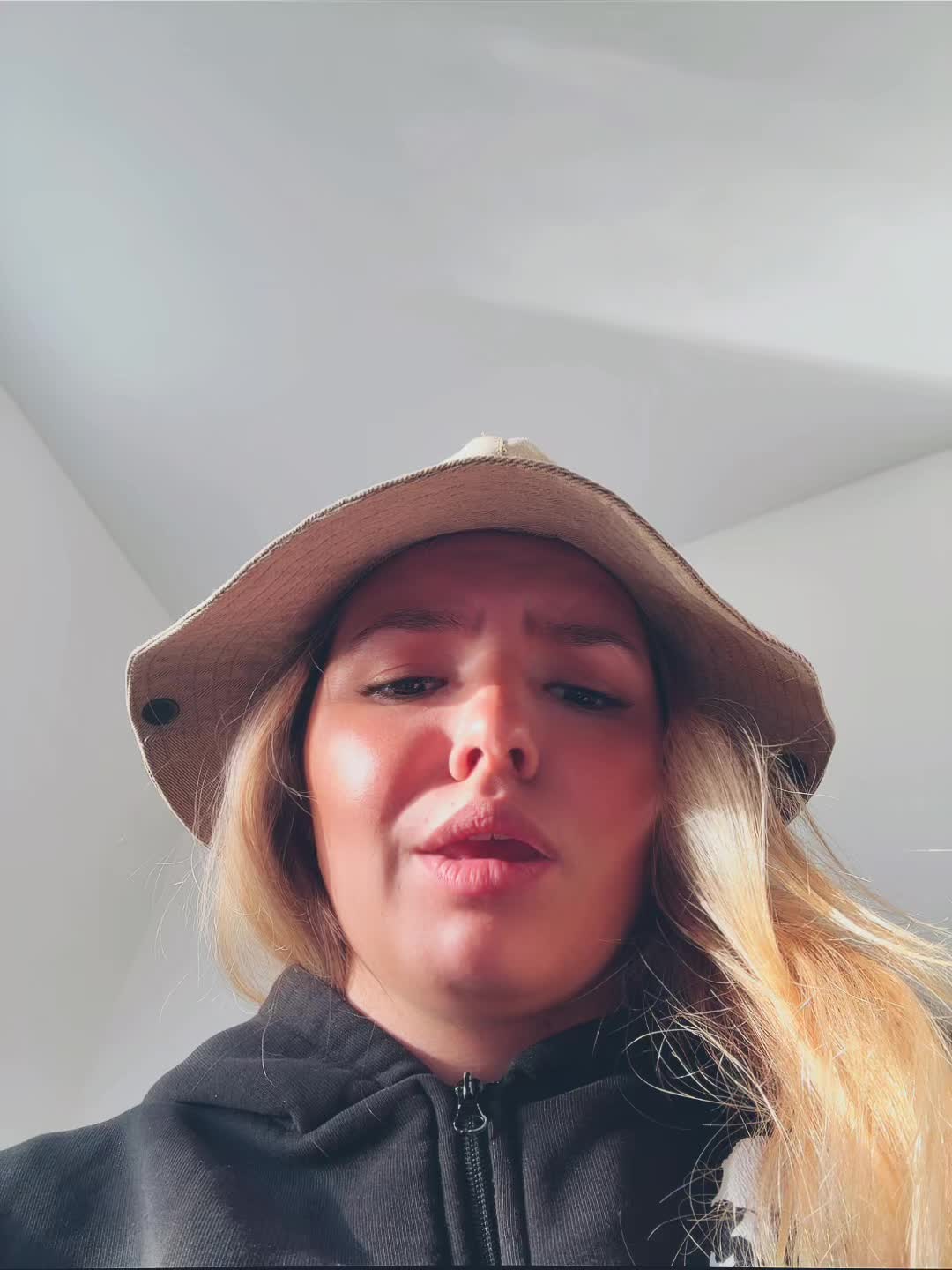 @Yana🦋