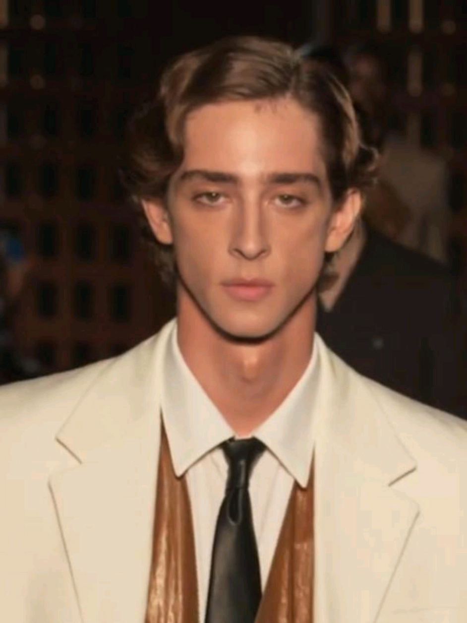 @Runway_Collections