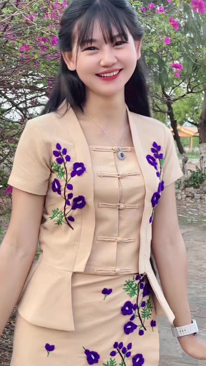 @Wutt Yi (La Wunn San)đ